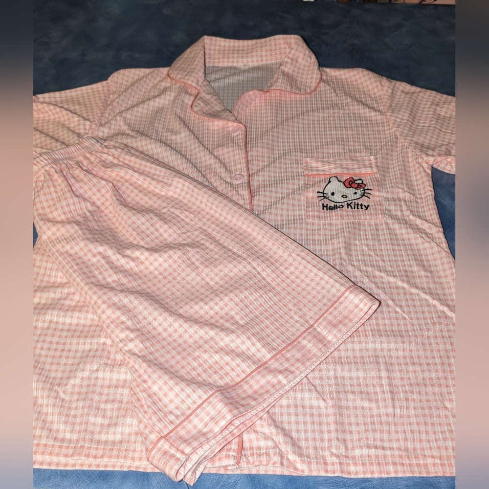 🆕Hello Kitty Miniso Gingham Short PJ's - Picture 9 of 9